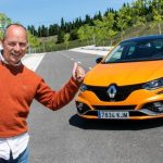 Donde esta los fusibles renault megane clasic unto a batería