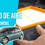 Donde esta los fusibles renault megane clasic unto a batería