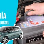 Donde esta los fusibles renault megane clasic unto a batería