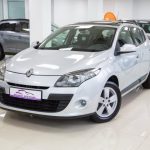 Donde esta fusibles renault megane 2006
