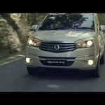 Descubre el espacioso y elegante interior del Opel Vivaro de 9 plazas