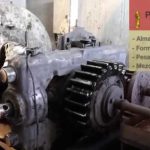 DGT informa dónde colocar la silla de bebé en el coche
